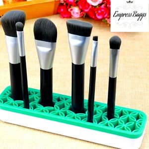 Makeup Brush Holder - Urban Butterfly